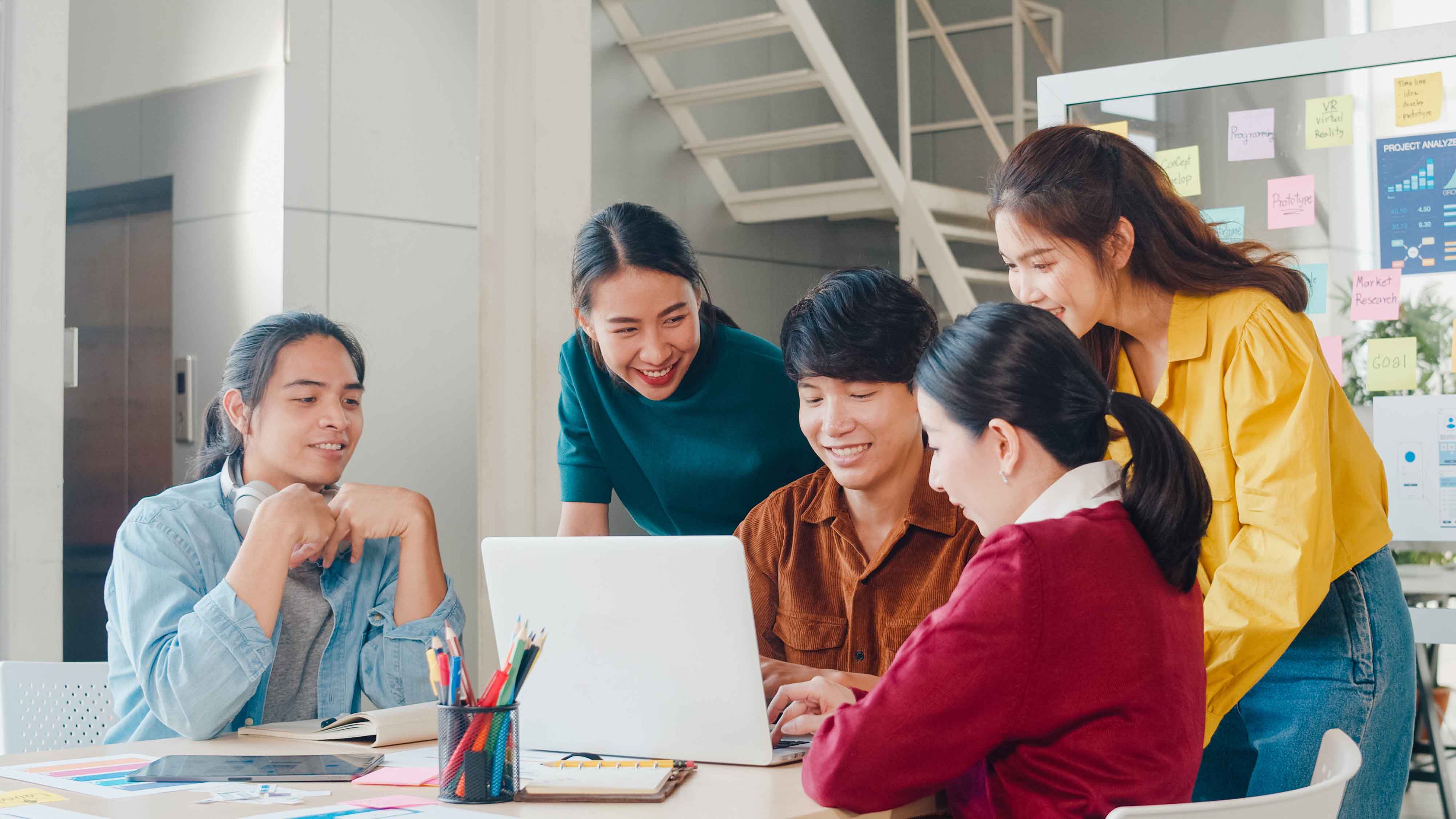 Employee turnover is more than simply replacing a person who leaves. Recruitment, onboarding, training and the ramp-up time before a new hire becomes fully productive all add up, on top of the disruption to the team left behind.